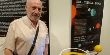 Santiago Izquierdo (Omega): «Hay quien nos ha dicho que por qué pusimos el eclipse en Semana Grande»