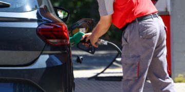 ¿Alguien quiere gasolina más barata este sábado? Toca huir de las grandes ciudades de Asturias