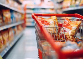 ¡Ojo con la despensa! Mañana será festivo… Y estos son los (pocos) supermercados que abrirán en Asturias