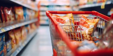 ¡Ojo con la despensa! Mañana será festivo… Y estos son los (pocos) supermercados que abrirán en Asturias