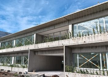 Polémica en Nuevo Roces: el futuro colegio ‘Xosefa de Xovellanos’ iniciará el nuevo curso sin comedor escolar