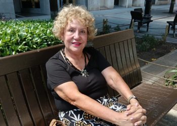 Isabel Viña Olay (exdocente): «Métome yo sola en barullos, pero si alguien necesita algo de mí…»