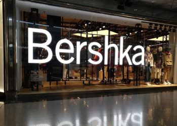Bershka baja la persiana en Gijón y deja la tienda de Parque Principado como única presencia física en Asturias