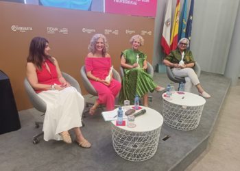 Arnaiz, Viña y Lobo, tres mujeres ‘prestoses’ «referentes para el presente, pero sobre todo para el futuro»