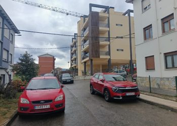 La incertidumbre en La Tejerona se eterniza: vecinos exigen al Ayuntamiento que aclare «de una vez» la titularidad de los viales