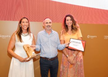 Meana, de El Cruce, ve reconocida su trayectoria en los Premios Visita Gijón: «Se están haciendo muy bien las cosas»