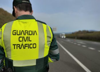 Dos heridos graves tras el choque entre una moto y un coche a la salida de Luanco
