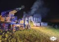 Un incendio calcina una casa abandonada de dos plantas en Gozón