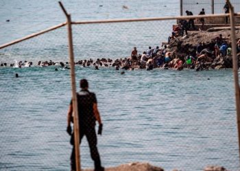 El Principado, dispuesto a acoger a los menores migrantes llegados a Ceuta: «Es un imperativo ético y moral»