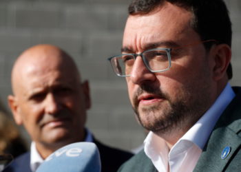 Barbón alerta tras la violencia en San Mateo: «El nazismo vuelve a resurgir de sus cenizas»