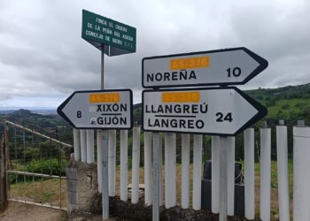 20 años de la oficialización de la toponimia tradicional de Xixón: «L’ambiente de trabayu col Conceyu foi mui guapu»