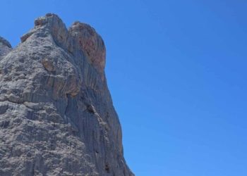 Rescatan ilesos a tres montañeros desorientados por la niebla en las inmediaciones del refugio de Urriellu