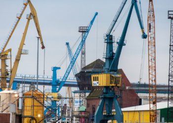 La industria asturiana busca futuru nuna economía en tresformación
