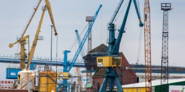 La industria asturiana busca futuru nuna economía en tresformación