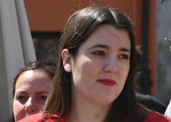 Olaya Suárez (Podemos): «Casi todos en Gijón estamos más cerca de acabar en el Albergue Covadonga que de ser millonarios»