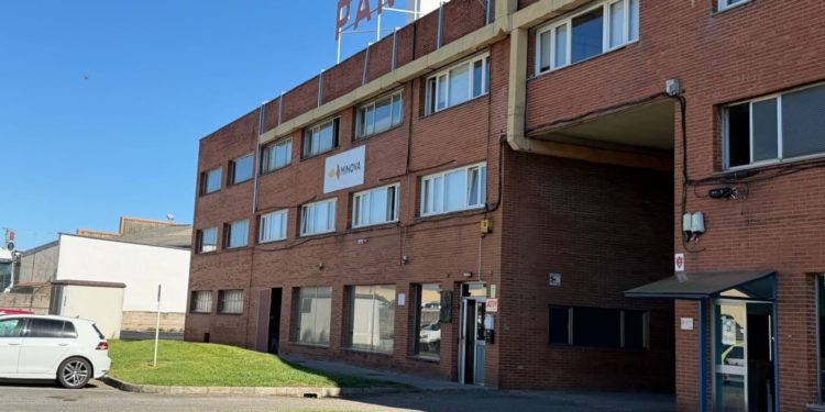 Sin acuerdo en el primer cara a cara entre plantilla y dirección de Minova Ibérica: «Nos quieren en la calle»