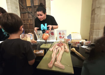 Gijón vivirá el viernes la Noche Europea de los Investigadores con un laboratorio abierto de 14 puestos en la Colegiata