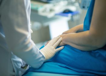 El Principado estudia hacer gratis la televisión en los hospitales tras las 63.000 firmas de una mujer ingresada cinco meses