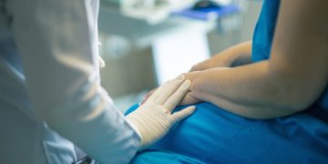 El Principado estudia hacer gratis la televisión en los hospitales tras las 63.000 firmas de una mujer ingresada cinco meses
