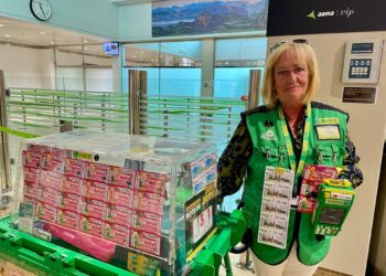 Violeta García, la vendedora que ha repartido más de dos millones de euros en el Aeropuerto de Asturias