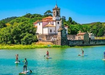 El turismu asturianu supera’l millón y mediu de visitantes en siete meses