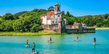 El turismu asturianu supera’l millón y mediu de visitantes en siete meses