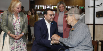 Barbón tira de ironía tras el adelanto electoral: «Surrealista» y «Habla, pueblo, habla»
