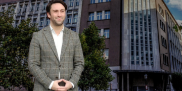¿Dejarlo caer para venderlo? La grave sospecha del PP sobre un edificio histórico de Gijón