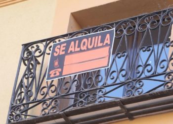 Desahucios suspendidos, alquileres prorrogados, coto a los ‘fondos buitre’… Todo lo que dictan los decretos de vivienda