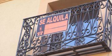 Desahucios suspendidos, alquileres prorrogados, coto a los ‘fondos buitre’… Todo lo que dictan los decretos de vivienda