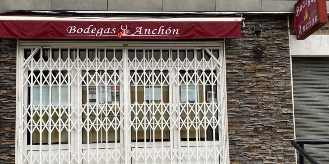 Bodegas Anchón, un clásico de El Coto con más de medio siglo de vida, cierra de la noche a la mañana