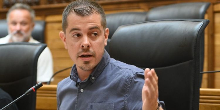 IU arremete en el Pleno contra el pacto del Gobierno con Vox en EMVISA: «Es el orgasmo de la ultraderecha»