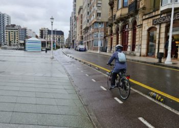 La familia de la niña accidentada en el carril bici del Muro demandará al Ayuntamiento si no se modifica el tramo