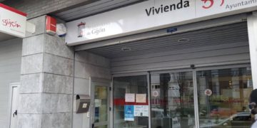 La oposición de izquierdas carga contra el pacto del PP con Vox en EMVISA: «Es traer la prioridad nacional a Gijón»