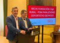 Las becas a estudiantes deportistas de la Fundación Gijón Rural y el PDM redundarán en el comercio local