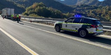 Reabierto al tráfico el Huerna tras la avería de un camión a la altura de Lena
