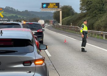 Una colisión múltiple provoca cinco kilómetros de retenciones en la ‘Y’