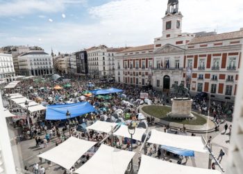 Los ecos de la acampada de Sol llegan a Oviedo: concentración urgente este viernes y manifestación el domingo