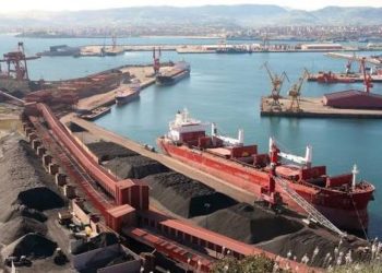 Los puertos asturianos miren al futuru ente mercancíes y actividá llocal