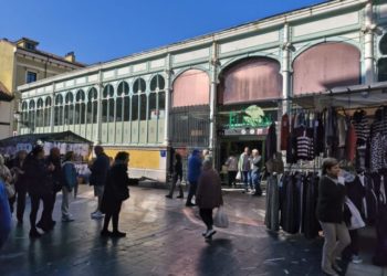 Los mercaos tradicionales: conservar los puestos y atrayer compradores